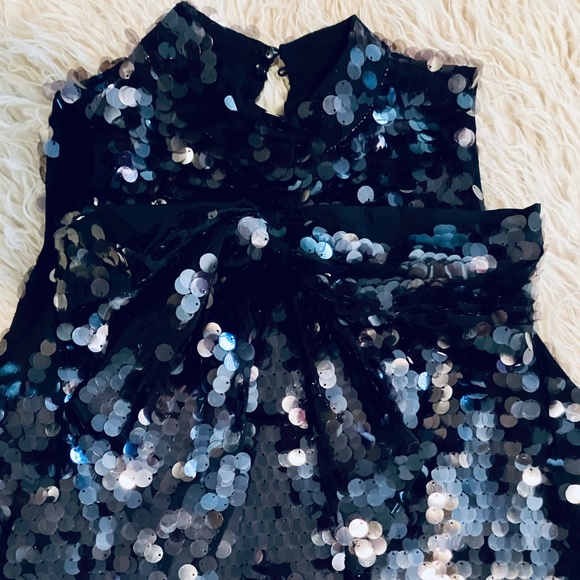 1960s-Style Black Sequin A-Line Minidress with Oversized Matching Bow - Picture 2 of 6